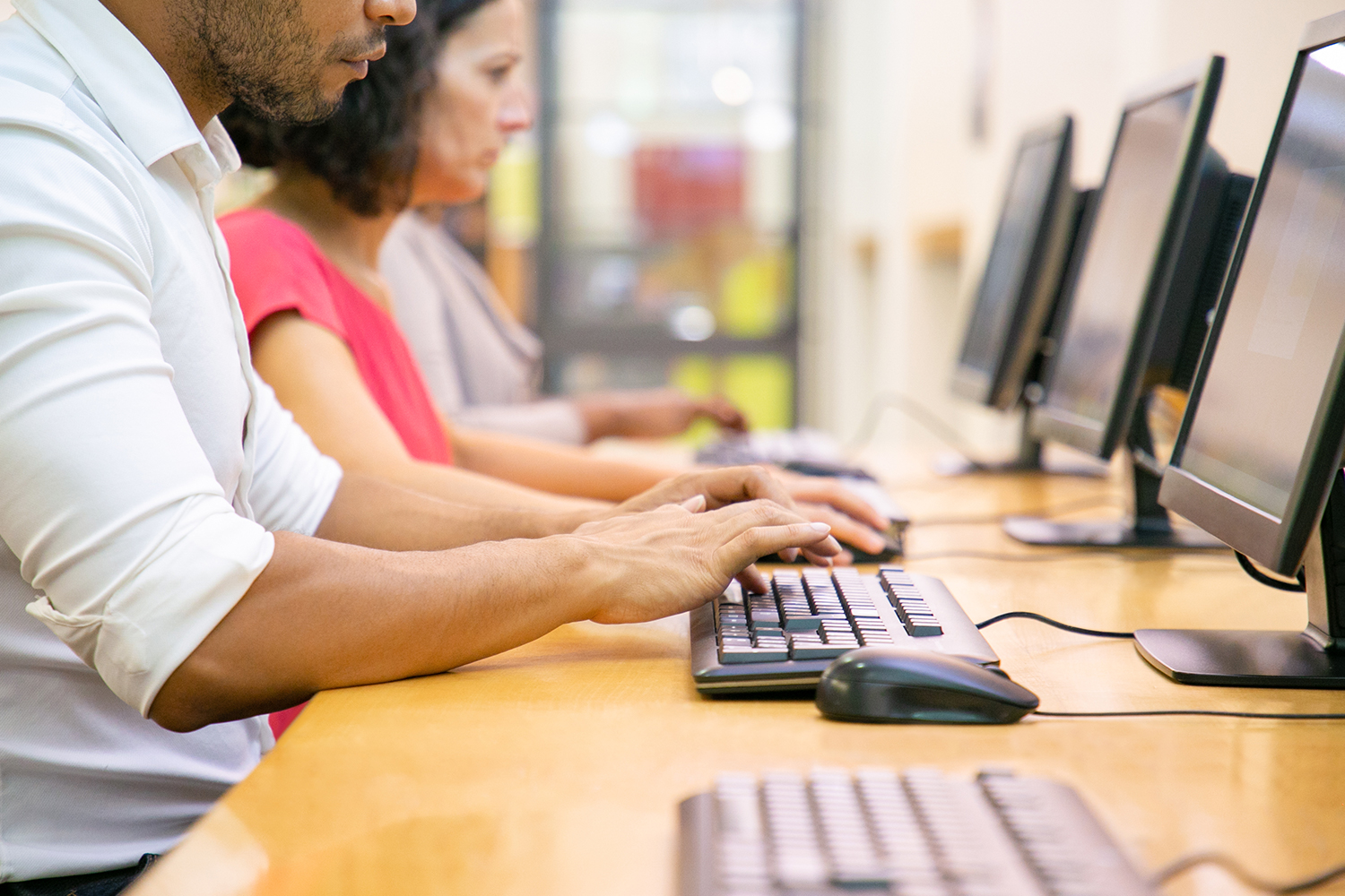 Windows 10 Internet Connectivity Bug - people working on their computers